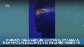 Thuram con un serpente in faccia