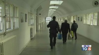 Suicidi e rivolte, emergenza carceri