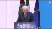 Mattarella: "In una società veloce i giovani sono in ritardo"