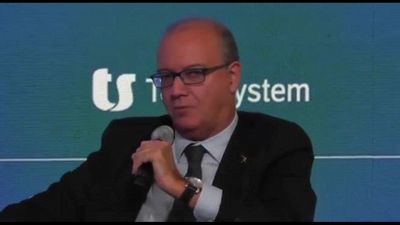 Valditara: L'AI deve essere sempre governata dall'uomo