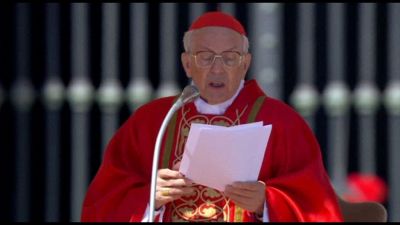 Papa, card. Re: ha sempre implorato la pace e invitato a trattativa