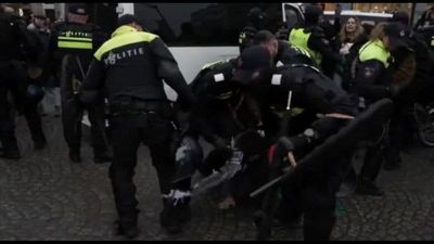 Amsterdam, decine di arresti a una manifestazione pro-palestinese