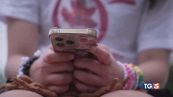 Smartphone dipendenti e connessi già a 6 anni