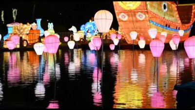 Cina, le lanterne illuminano Fuzhou in vista del capodanno lunare