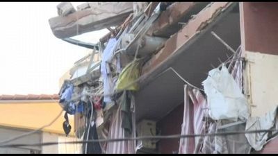 Libano, un edificio di Beirut centrato da un raid israeliano