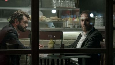 The Place: Valerio Mastandrea guida un cast stellare nell'adattamento di una serie tv americana