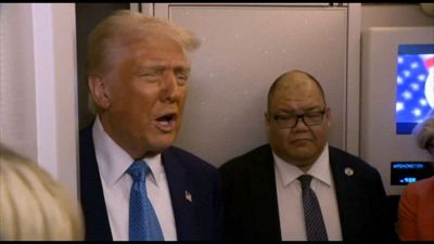 Trump: i russi hanno gli assi in mano nei colloqui sull'Ucraina