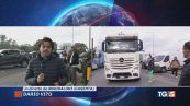 Tir, scaffali vuoti e aeroporti a secco