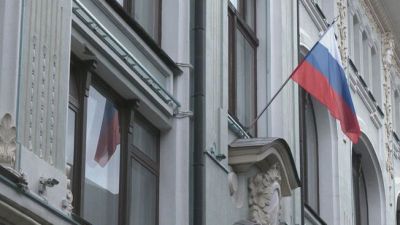 L'attacco su Mosca, missili e droni sulla raffineria, è caos voli