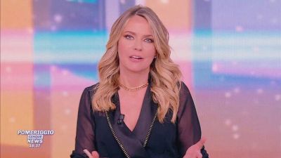 I saluti di Alessandra Viero al pubblico di Pomeriggio 5