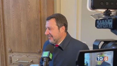 Attesa per Salvini, Renzi prosciolto