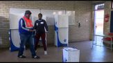 Urne aperte in Sudafrica: Anc potrebbe perdere la maggioranza