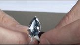 Un raro diamante blu da 9,5 carati all'asta da Christie's a Ginevra