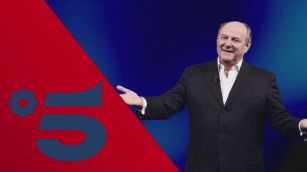 Stasera in Tv sulle reti Mediaset, 15 maggio