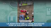 Manchester, la mascotte è… presa in consegna