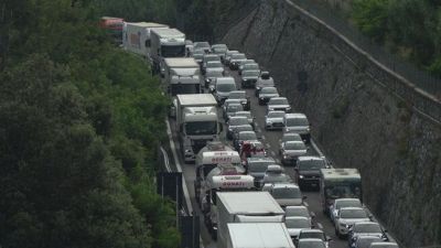 Ferragosto da "bollino rosso" tra partenze e rientri