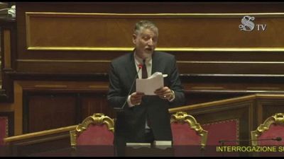 "Faville" tra Giuli e Renzi durante il Question time al Senato