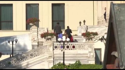 Ucraina-Russia: posizioni lontane, Kiev chiede incontro Putin-Zelensky