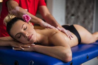 Massaggio Abyangham ZERO WELLNESS & LUXURY MASSAGES l