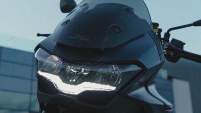 Moto Guzzi V100 Mandello: tra le novità 2025 anche la versione Wind Tunnel