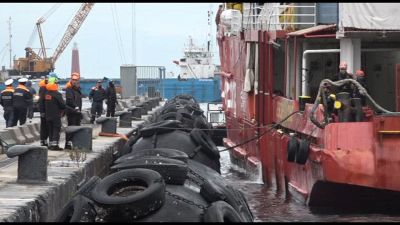 Sbarcati a Napoli 41 migranti salvati nel Mediterraneo da ong