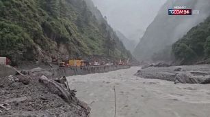 Breaking News delle 16.00 | Nepal, il bilancio sale a oltre 600 vittime