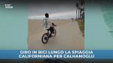 Relax in bicicletta per Calhanoglu a Los Angeles