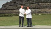Macron al tempio buddista in Indonesia annuncia partnership culturale