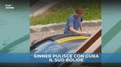 Sinner lava a mano la sua Ferrari da sogno