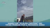 Hamilton "scalda i motori" dei tifosi Ferrari