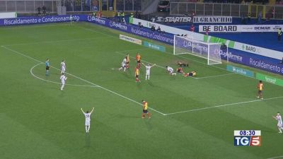 L'Inter non molla Travolto il Lecce