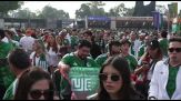 Tutto pronto per il via ai Mondiali, i tifosi affollano l'Azteca