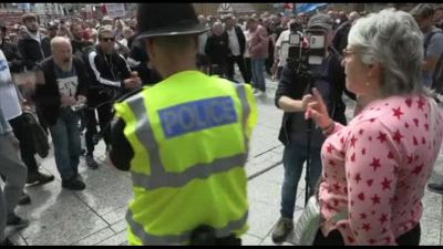 Disordini in UK, a Nottingham tensione fra estrema destra e anti razzisti