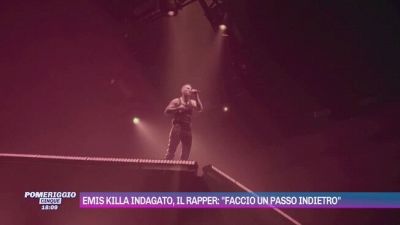 Emis Killa indagato, il rapper: "Faccio un passo indietro"