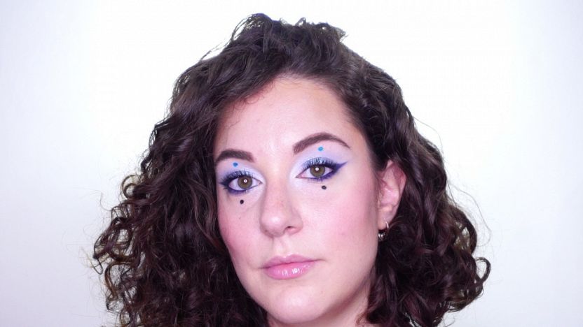 Come fare puntini sotto gli occhi con eyeliner: il tutorial