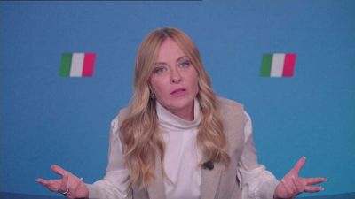 Meloni: "L'Italia non è più il campo profughi dell'Europa e io ne sono orgogliosa"
