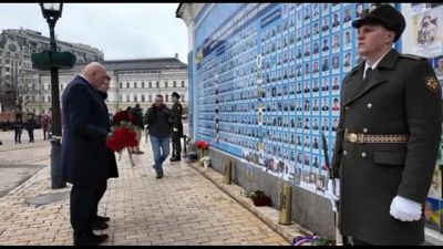 Crosetto a Kiev in visita ufficiale, omaggio ai caduti forze difesa