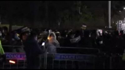 Sudcorea, migliaia in piazza chiedono l'arresto del presidente Yoon
