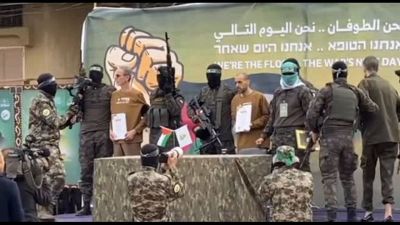 Hamas "spettacolarizza" liberazione ostaggi, "la nostra risposta a Trump"