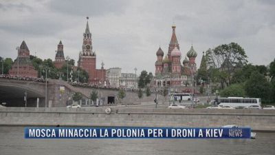 Breaking News delle 21.30 | Mosca minaccia la Polonia per i droni a Kiev