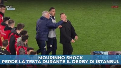 Mourinho shock: perde la testa durante il derby di Istanbul