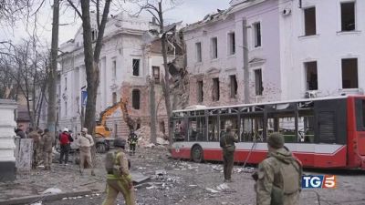 Mosca ammassa soldati si apre il fronte nord?