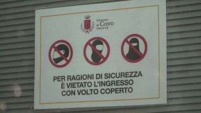 Vai in municipio, in biblioteca, in palestra? Allora togliti il velo