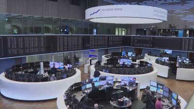 Breaking News delle 21.30 | Trump minaccia dazi al 50% da giugno alla Ue