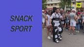 Parigi 2024, atleta paraplegico porta la fiamma olimpica grazie a un esoscheletro