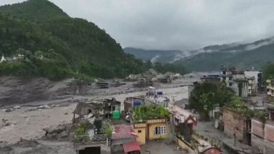 Il Nepal in ginocchio, il pericolo di una nuova alluvione