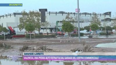 Valencia, una prima auto estratta dal garage del centro commerciale