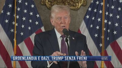 Breaking News delle 21.30 | Groenlandia e dazi, Trump senza freni