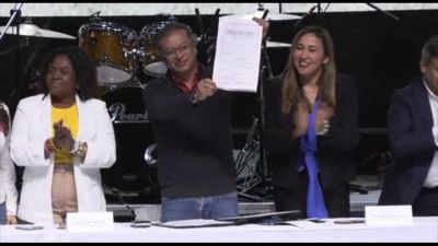 Colombia, il presidente Petro promulga la legge che vieta la corrida
