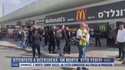 Breaking News delle 17.00 | Attentato a Beersheba: un morto, otto feriti